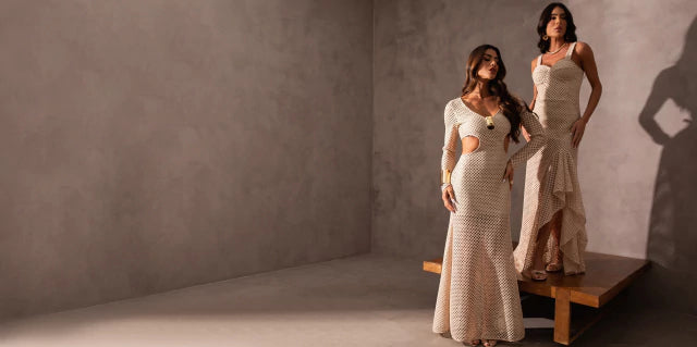 Vestido Rendado com Fenda - Clóe